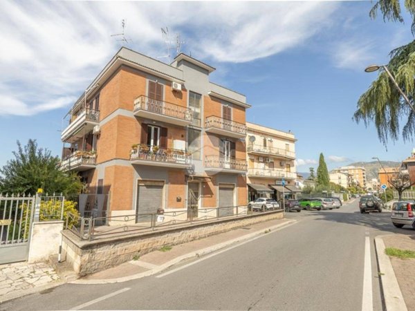 appartamento in vendita a Tivoli in zona Villa Adriana