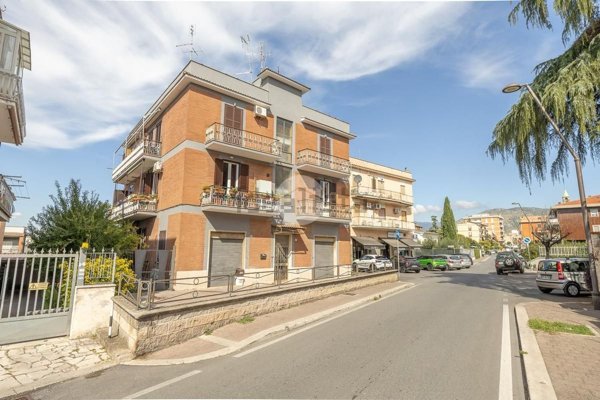 appartamento in vendita a Tivoli in zona Villa Adriana