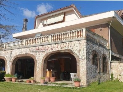 casa indipendente in vendita a Tivoli