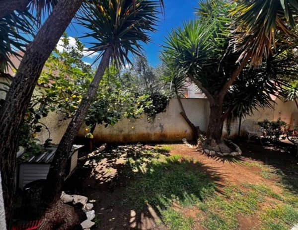 casa indipendente in vendita a Tivoli in zona Terme