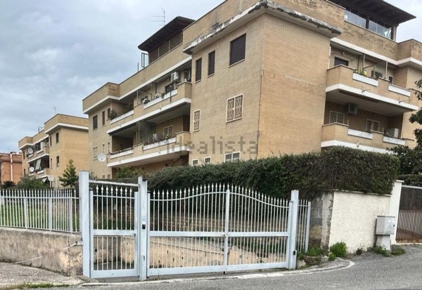 casa indipendente in vendita a Tivoli in zona Villa Adriana