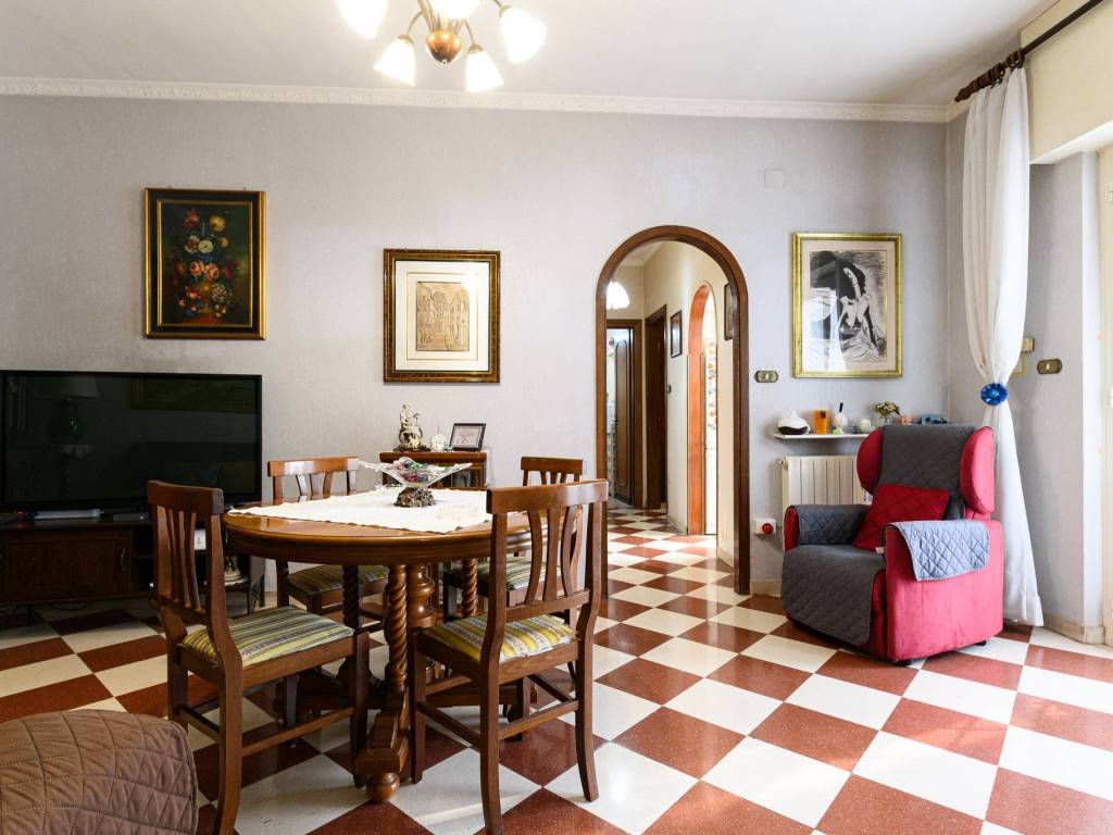 appartamento in vendita a Tivoli in zona Villaggio Adriano