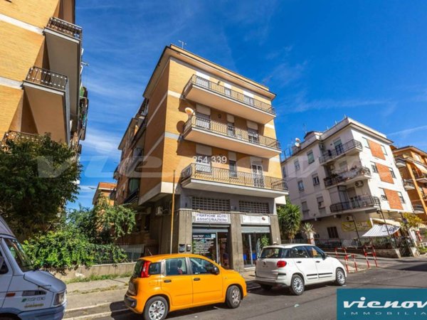 appartamento in vendita a Tivoli in zona Terme