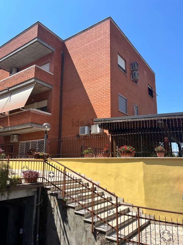 appartamento in vendita a Tivoli in zona Villa Adriana