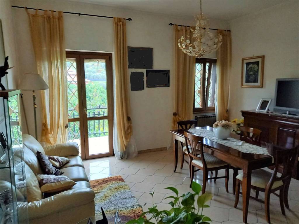 casa indipendente in vendita a Tivoli in zona Villa Adriana