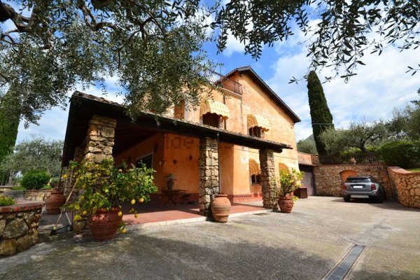 casa indipendente in vendita a Tivoli