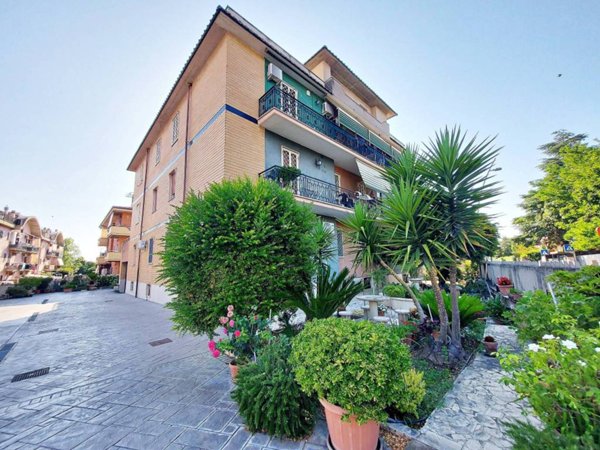 appartamento in vendita a Tivoli in zona Favale