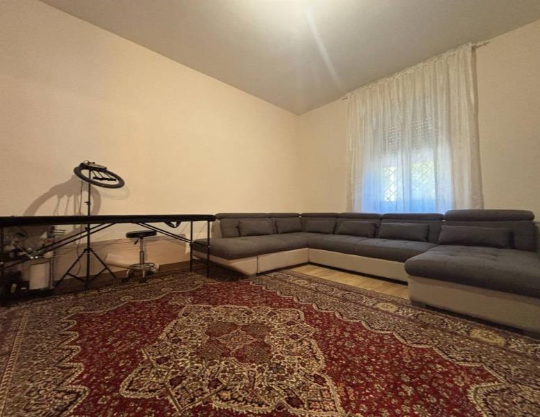 appartamento in vendita a Tivoli in zona Campolimpido