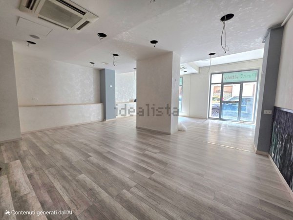 locale commerciale in vendita a Tivoli