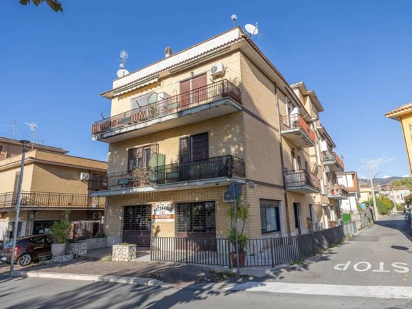 appartamento in vendita a Tivoli in zona Villa Adriana