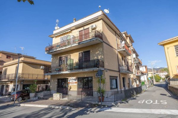 appartamento in vendita a Tivoli in zona Villa Adriana