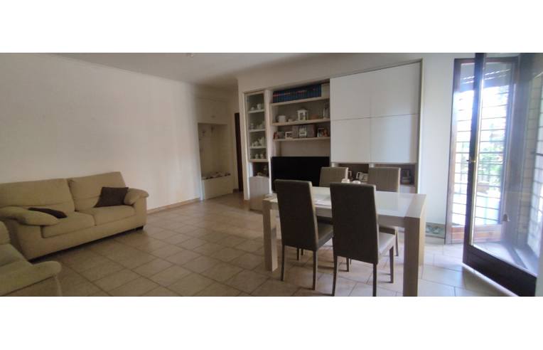 appartamento in vendita a Tivoli in zona Campolimpido