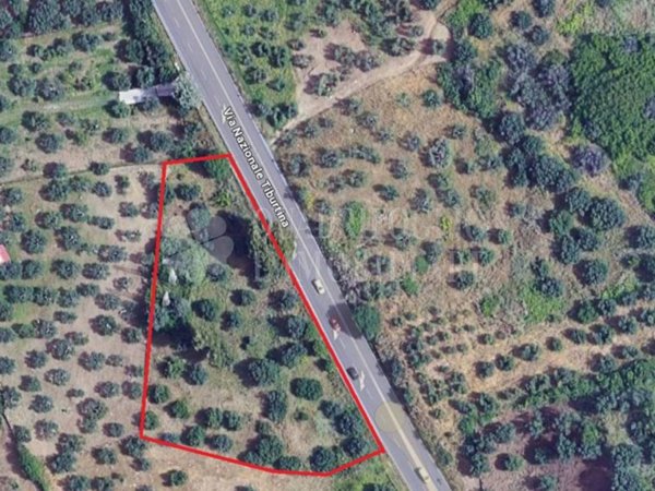 casa indipendente in vendita a Tivoli in zona Villa Adriana