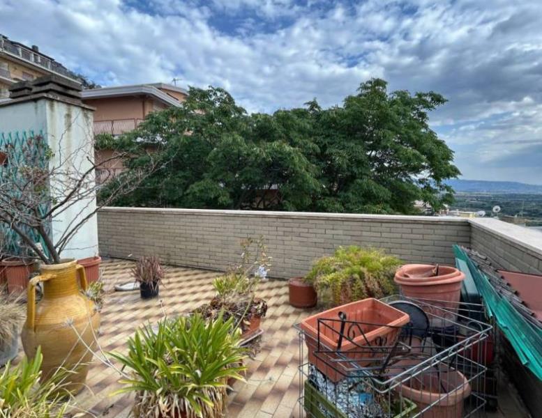 casa indipendente in vendita a Tivoli