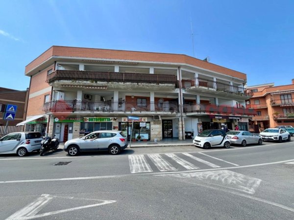appartamento in vendita a Tivoli in zona Campolimpido