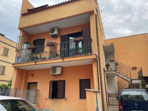 appartamento in vendita a Tivoli in zona Villa Adriana