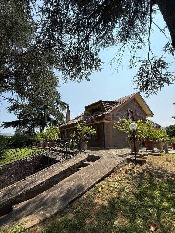 casa indipendente in vendita a Tivoli