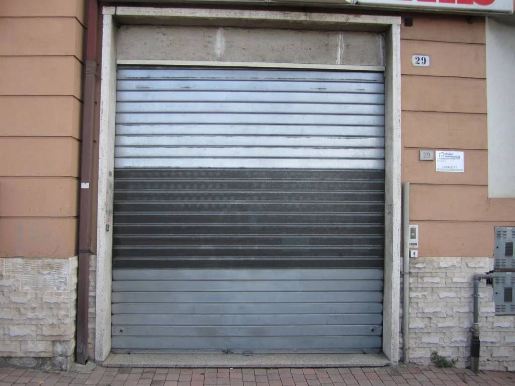 negozio in vendita a Tivoli