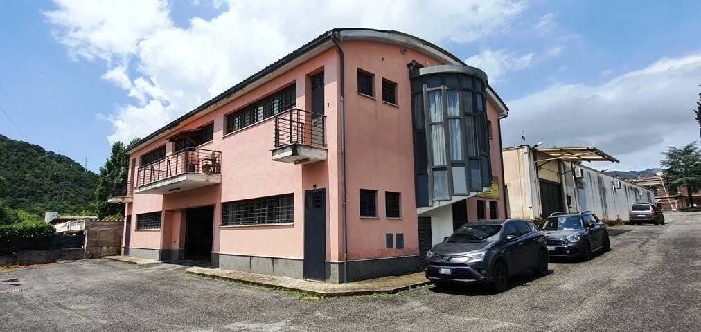 locale commerciale in vendita a Tivoli