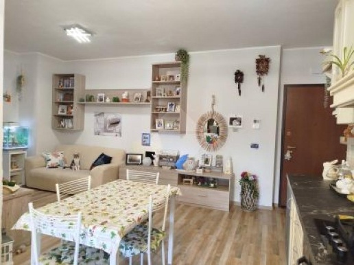 appartamento in vendita a Tivoli in zona Campolimpido