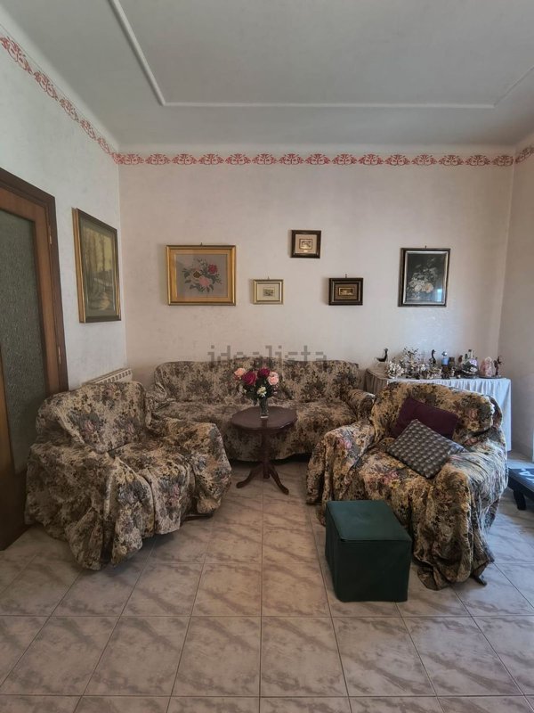 appartamento in vendita a Tivoli in zona Campolimpido