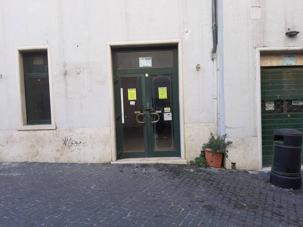 negozio in vendita a Tivoli