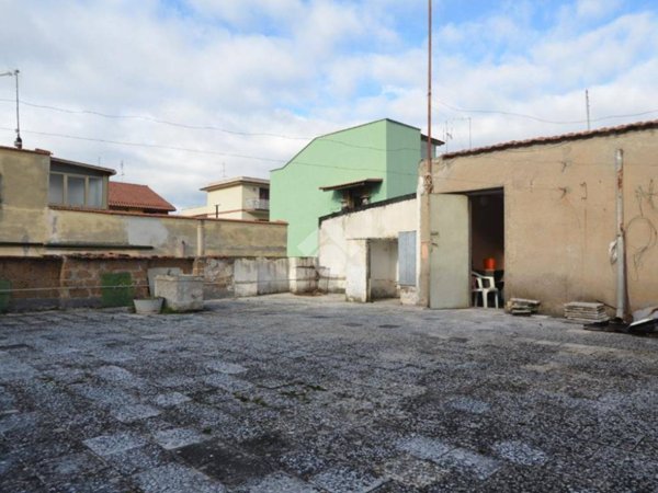 appartamento in vendita a Tivoli in zona Villa Adriana