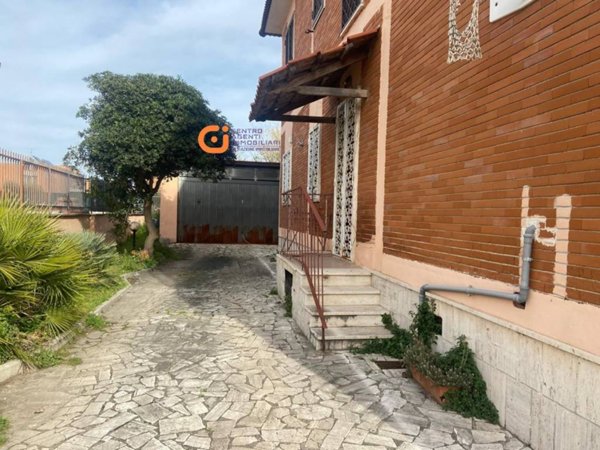 appartamento in vendita a Tivoli in zona Terme