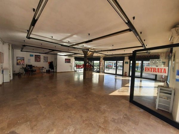 casa indipendente in vendita a Tivoli in zona Villa Adriana