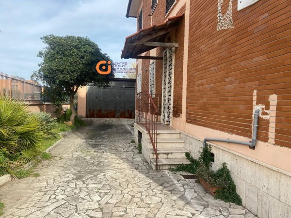 appartamento in vendita a Tivoli in zona Terme