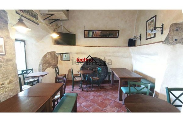 locale commerciale in vendita a Tivoli