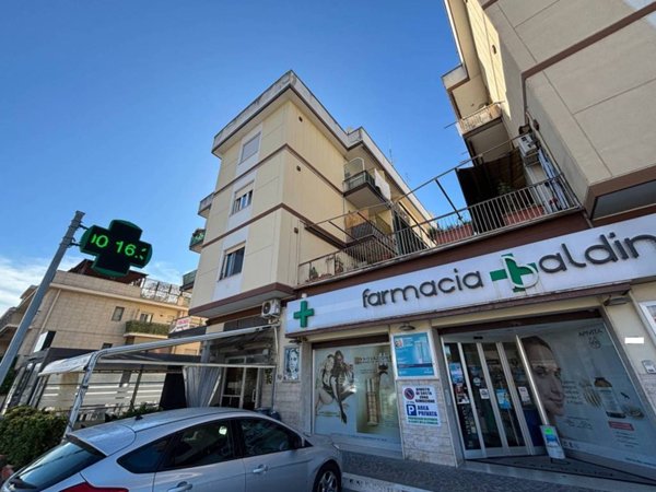 appartamento in vendita a Tivoli in zona Terme