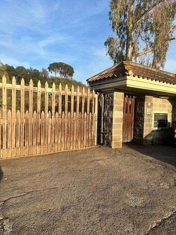 pentavano in vendita a Tivoli