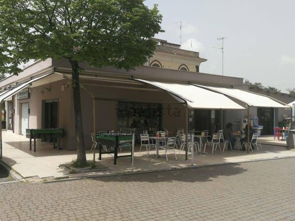 locale commerciale in vendita a Tivoli