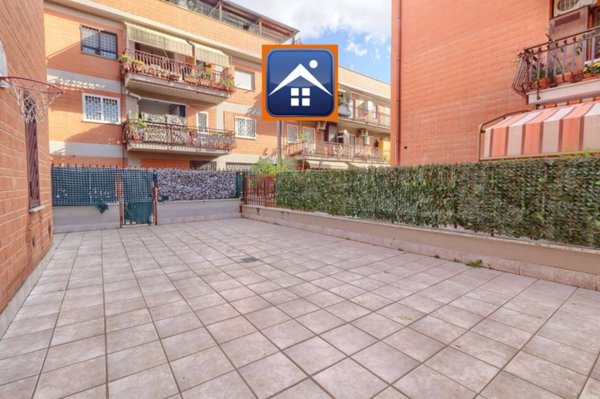 appartamento in vendita a Tivoli in zona Campolimpido