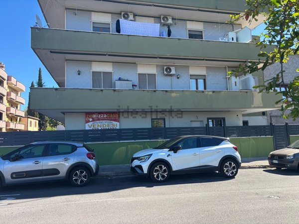 appartamento in vendita a Tivoli in zona Terme