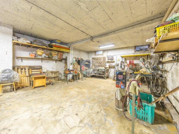 casa indipendente in vendita a Tivoli in zona Villa Adriana