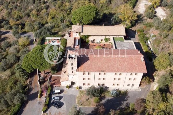 casa indipendente in vendita a Tivoli in zona Villa Adriana