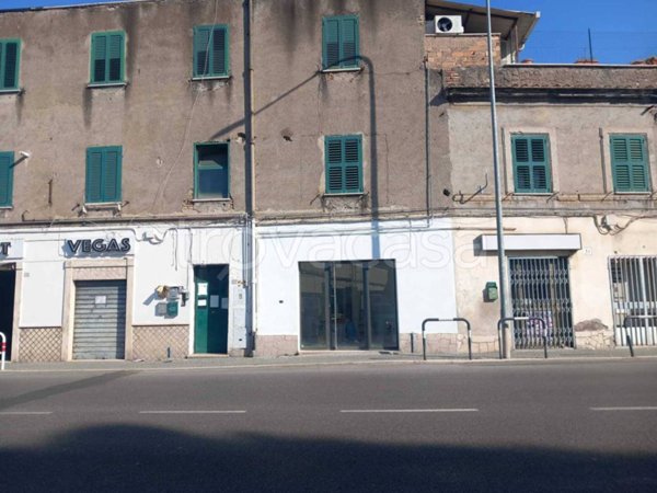 negozio in vendita a Tivoli in zona Villa Adriana