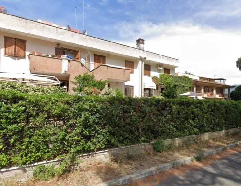 casa indipendente in vendita a Tivoli