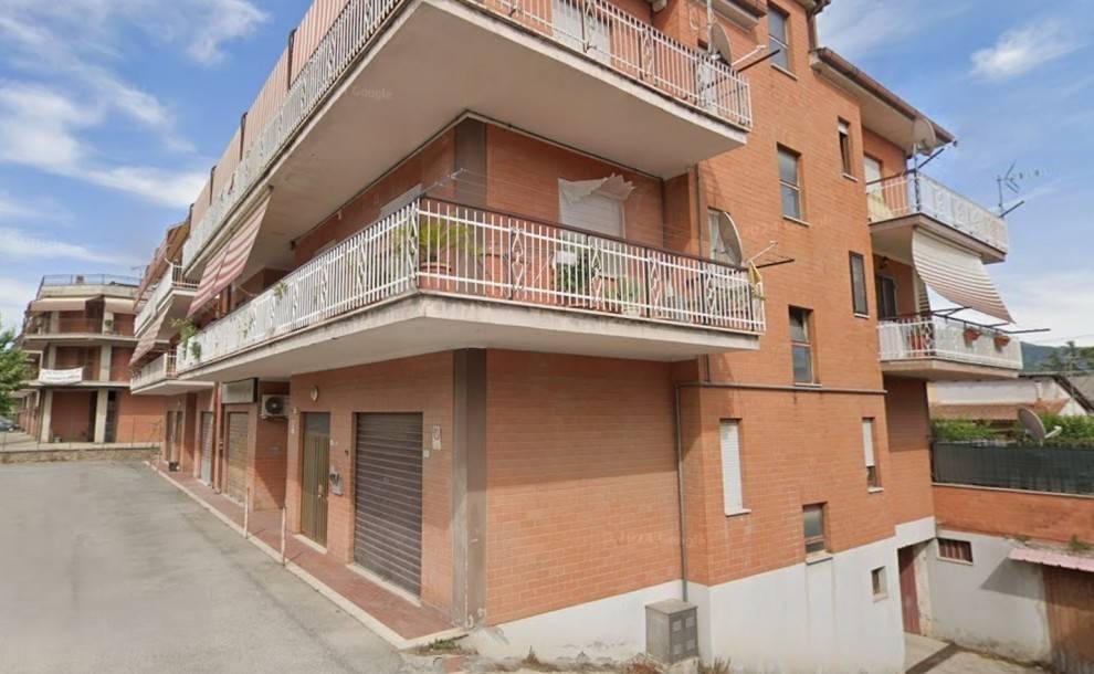 locale commerciale in vendita a Tivoli