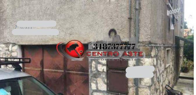 appartamento in vendita a Tivoli in zona Villa Adriana