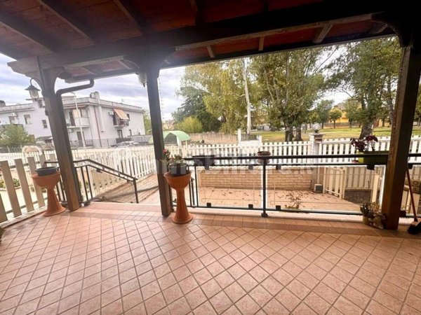 casa indipendente in vendita a Tivoli