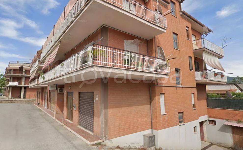 locale commerciale in vendita a Tivoli