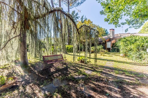 casa indipendente in vendita a Tivoli in zona Villaggio Adriano