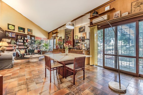 casa indipendente in vendita a Tivoli in zona Villaggio Adriano