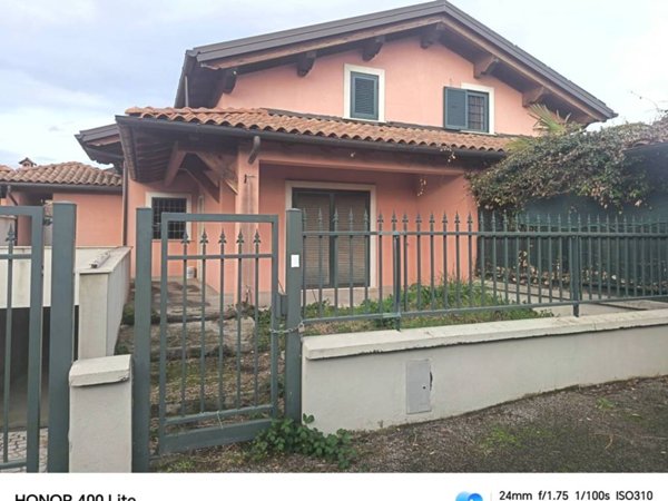 casa indipendente in vendita a Tivoli in zona Favale