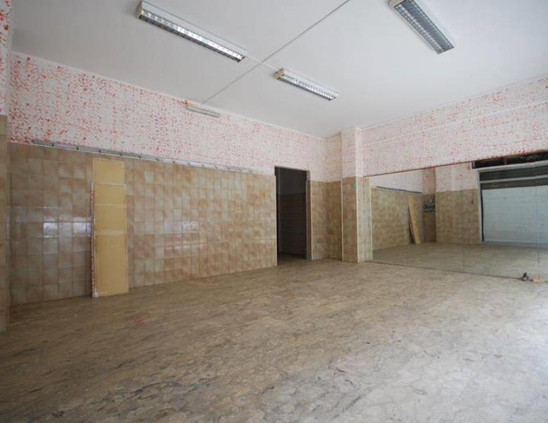 locale commerciale in vendita a Tivoli