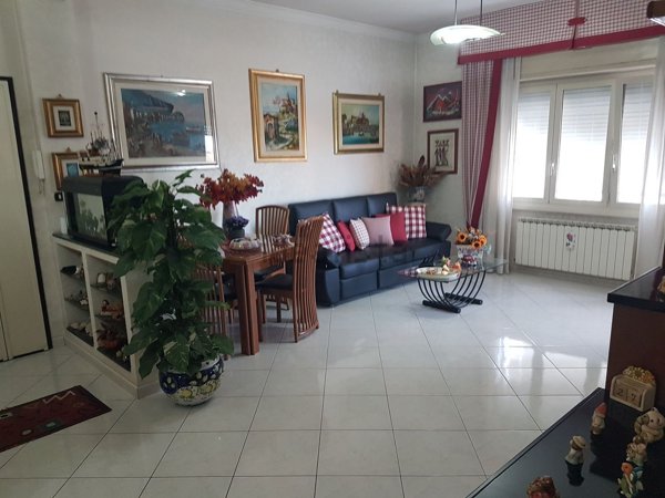 appartamento in vendita a Tivoli in zona Terme