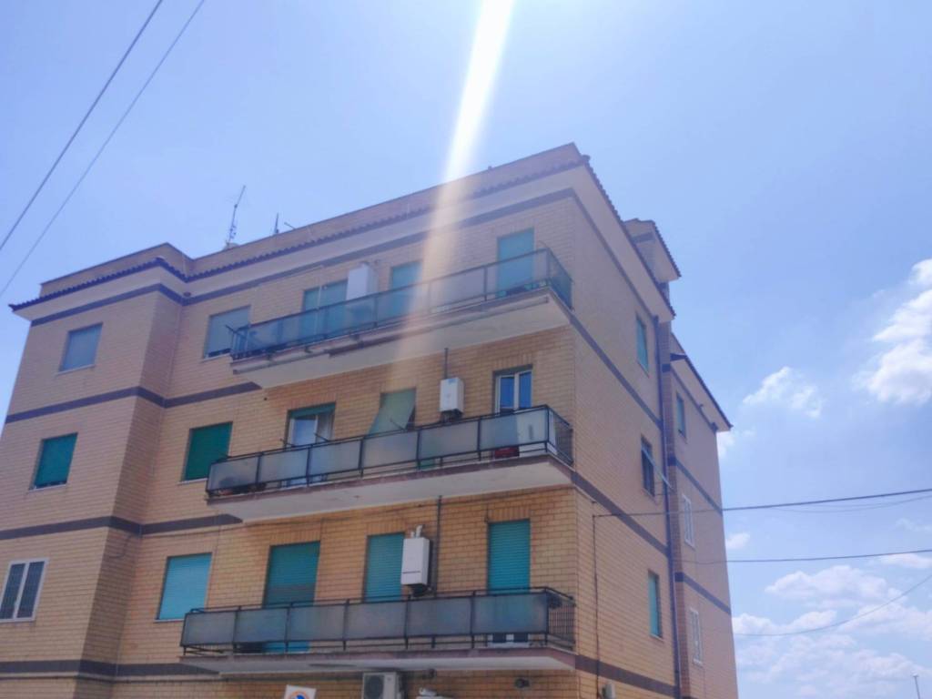 appartamento in vendita a Tivoli in zona Terme